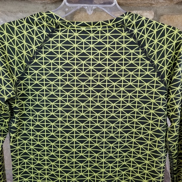 Under Armour Shirt Size XS - Picture 6 of 11
